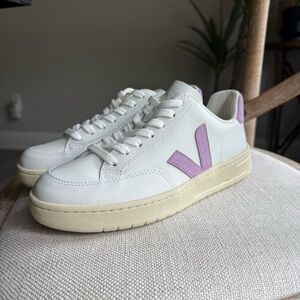 Veja V-12 sneakers